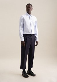 Seidensticker BUSINESS - Camicia elegante - light blue
