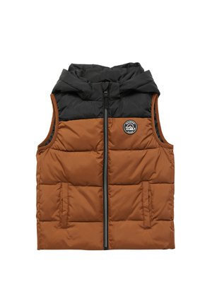 Kamizelka ocieplana z kapturem, z czarną górną częścią i brązowym dołem. Dwie przednie kieszenie z zamkiem błyskawicznym oraz okrągły detal z logo.