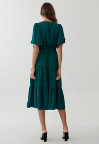 TUSSAH LOUISA MIDI  - Denní šaty - emerald