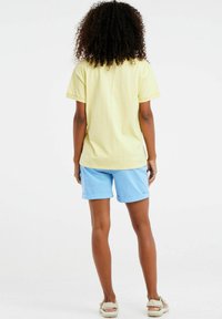 Protest PRTELSAO - Camiseta básica - macaroonyellow