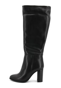 Stivali alti fino al ginocchio in pelle nera con punta arrotondata, tacco spesso, design morbido e superficie liscia. Accenti minimi e nessun elemento metallico visibile.