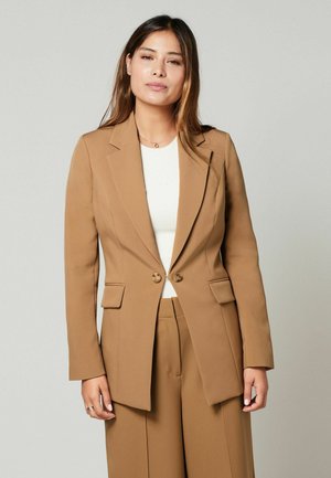 EDGE TO EDGE FITTED  - Kratki kaputi - camel brown