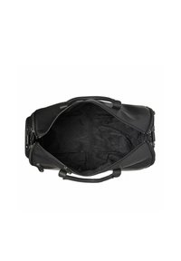 Bolsa de viaje de cuero negro, que cuenta con un interior espacioso y una textura acolchada. Se pueden ver dos asas resistentes y un cierre de cremallera.