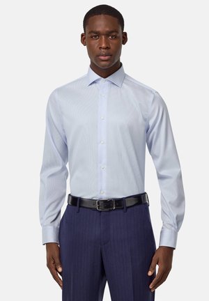 ULTIMATE NON IRON STRIPED REGULAR FIT - Chemise classique - light blue