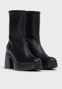 WONDERS BLACK ERIS  - Botines con plataforma - black