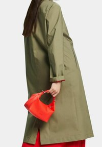 Esprit Cappotto corto - olive
