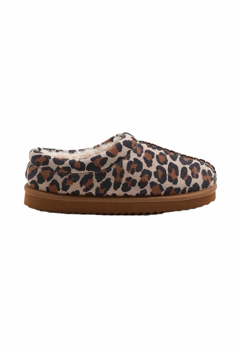 Læderstøvler med leopardmønster i nuancer af beige, brun og sort. Blød, struktureret overdel med en fluffy foring og gummisål for godt greb.