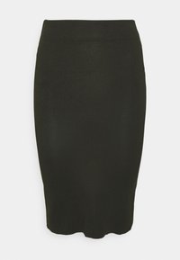 Stickad pennkjol i mörkgrön, med en åtsittande midja och en slät, strukturerad yta. Ingen synlig hårdvara eller mönster.