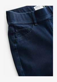 Geselecteerd, rinse blue