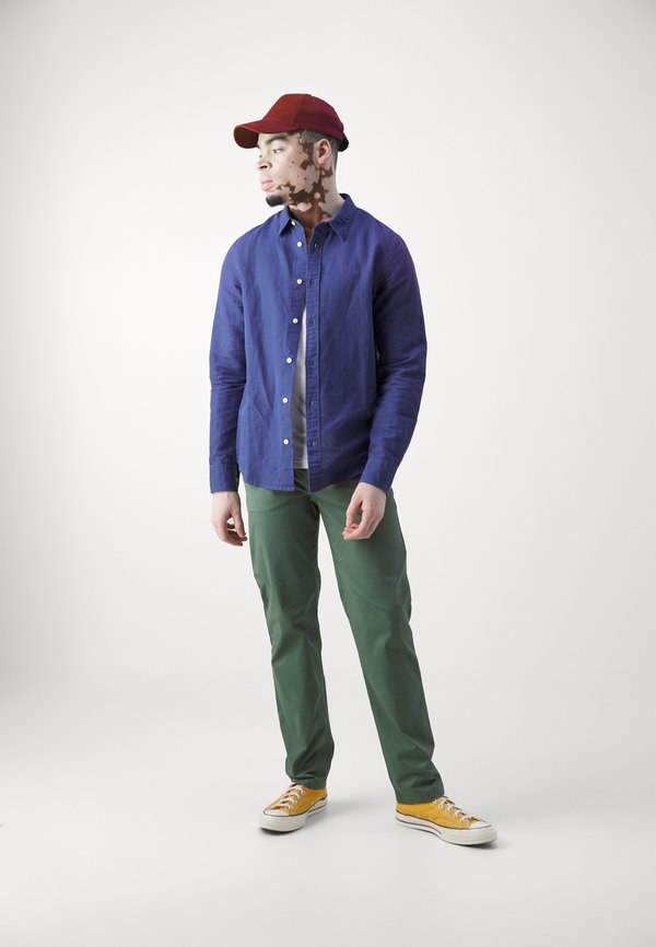 REGULAR - Trousers - olive grove4