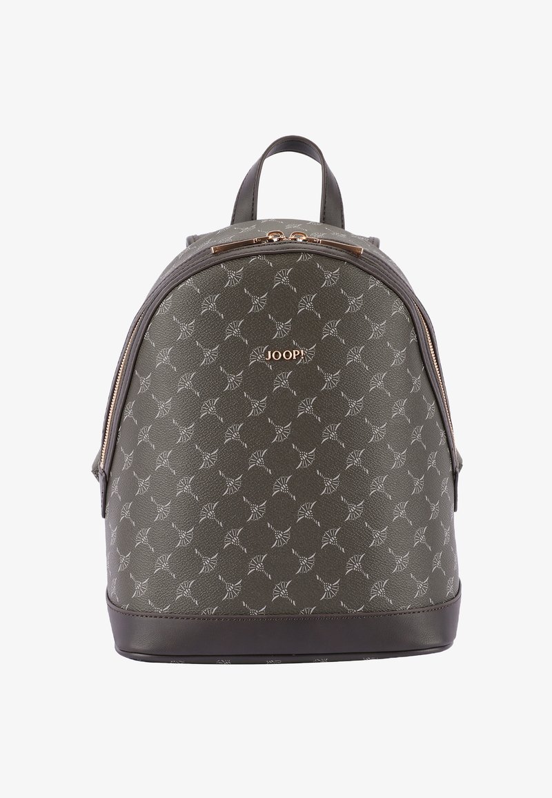 Zielony plecak w wzory wykonany z teksturowanego materiału syntetycznego, o zaokrąglonym kształcie, z akcentami w kolorze złotym i zamknięciem na suwak u góry.