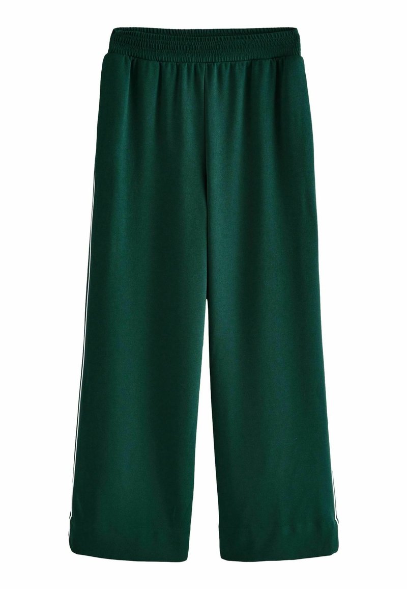 Pantalon vert foncé à jambes larges avec ceinture élastique et détails subtils à rayures latérales, conçu pour un usage décontracté ou sportif.