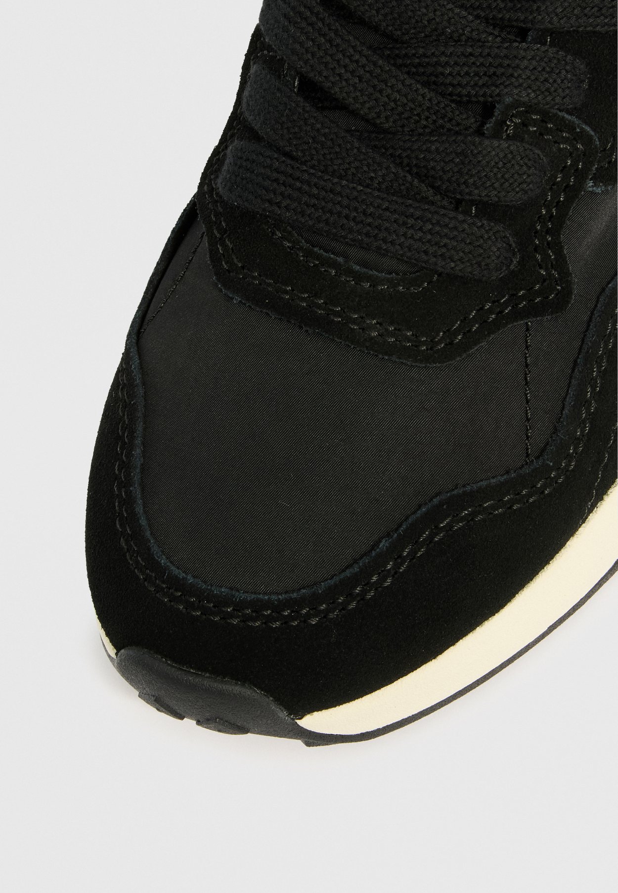 Sneaker low
