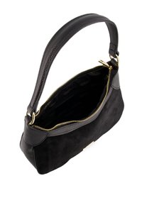 Schwarze Wildleder- und strukturiertes Lederhandtasche mit einem Reißverschluss, goldenen Hardwareelementen und einem weichen Innenfutter. Verfügt über einen einzelnen Schulterriemen.