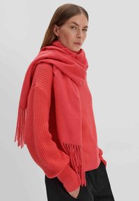 someday. SOFT FRINGE - Sjaal - cosmic coral