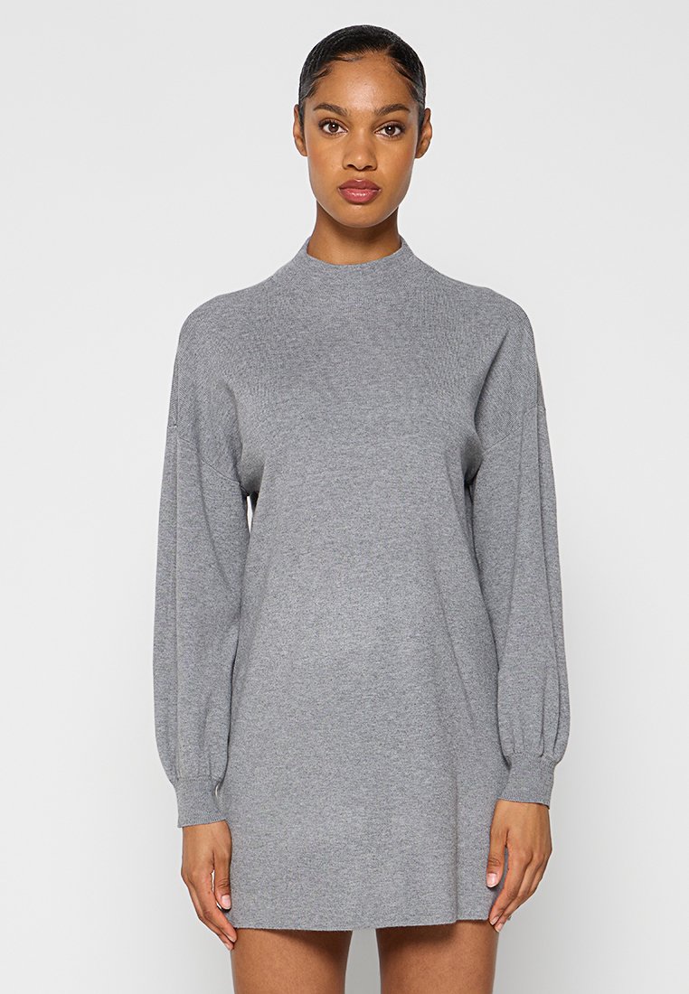 Vero Moda Petite Gebreide jurk grijs Vero Moda Petite Gebreide jurk grijs