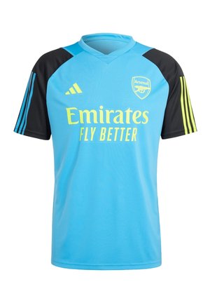 Hellblaues Arsenal-Fußballtrikot mit schwarzen Ärmeln, gelbem Adidas-Logo, Vereinswappen und Emirates Fly Better Sponsor-Schriftzug.