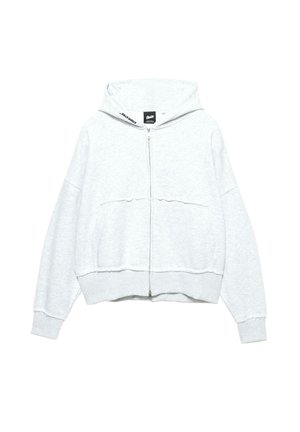 Šedá bavlněná mikina na zip s kapucí, předními kapsami, žebrovanými manžetami a měkkou texturou. Nabízí logo štítek v blízkosti výstřihu.