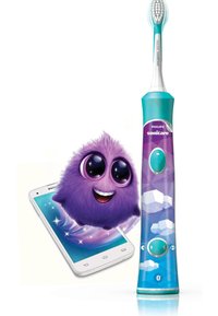 Philips Sonicare elektrische Zahnbürste mit einem türkisfarbenen Griff, strukturierten Borsten und hellblauen Akzenten. Enthält ein Smartphone mit einem lila Charakter.