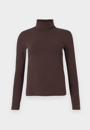 Tmavohnedé tričko s dlhým rukávom a rolákom, priliehavý strih na jednoduchom svetlom pozadí.