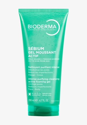 Grüne Tube Bioderma Sébium Gel Moussant Actif mit Text, der es als intensiv reinigendes schäumendes Gel für fettige bis zu Akne neigende Haut beschreibt, 200 ml.