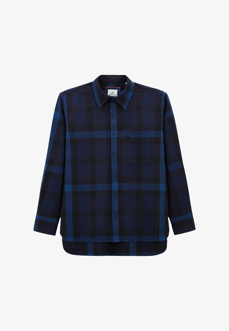 Chemise à manches longues à carreaux bleus, fabriquée en tissu avec des carrés bleu foncé et bleu clair, dotée d'un col à bouton et d'une poche poitrine unique.