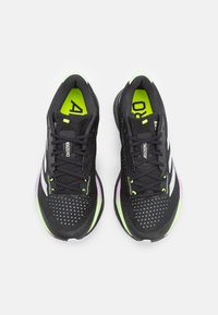 adidas Performance ADIZERO - Zapatillas running asfalto - core black/zero metallic/green spark
