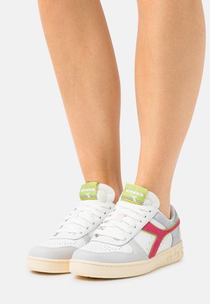 MAGIC BASKET - Sneakers basse - white/lunar rock