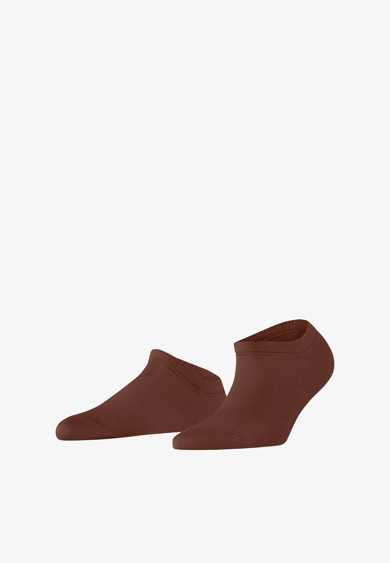 Braune Knöchelsocken mit glatter Textur und elastischen Bündchen. Das Design zeichnet sich durch einen niedrigen Schnitt oberhalb des Knöchels aus, was eine unauffällige Trageweise ermöglicht.