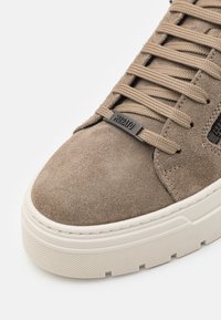 Antony Morato Trainers - camel