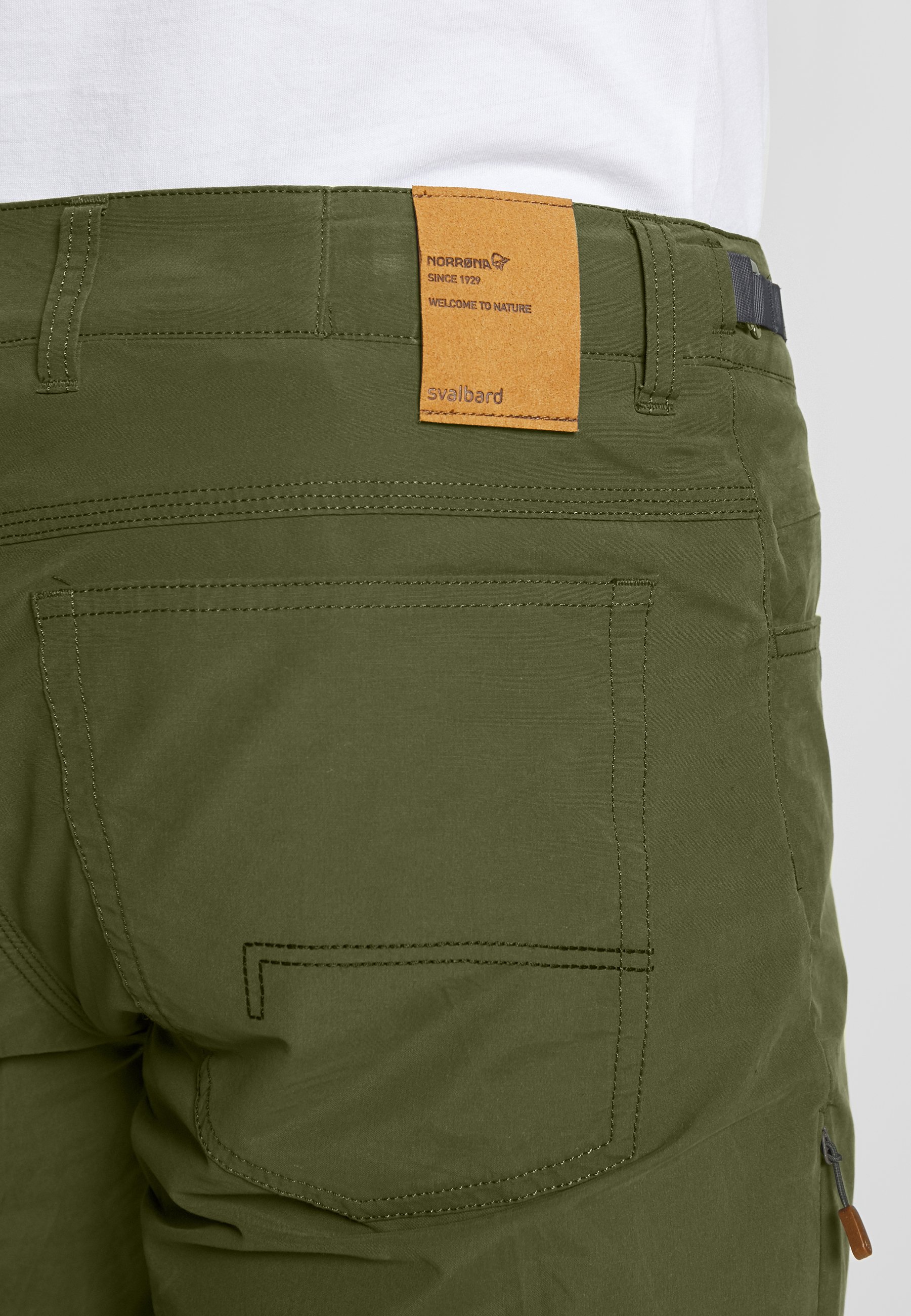 Norrøna SVALBARD PANTS Bukse slate grey Zalando.no Norrøna SVALBARD PANTS Bukse olive drab Zalando.no