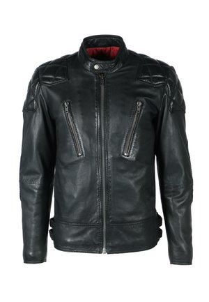 Chaqueta de cuero negro con cierre frontal y dos bolsillos en el pecho. Presenta un alto cuello, acentos acolchados en los hombros y una textura suave.