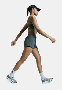 On RUNNING - Urheilushortsit - stone