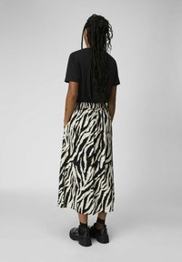 Object MIDI PRINT - Falda acampanada - sandshell