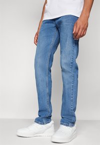 Levi's® 502® TAPER - Vaqueros tapered - frozen in time