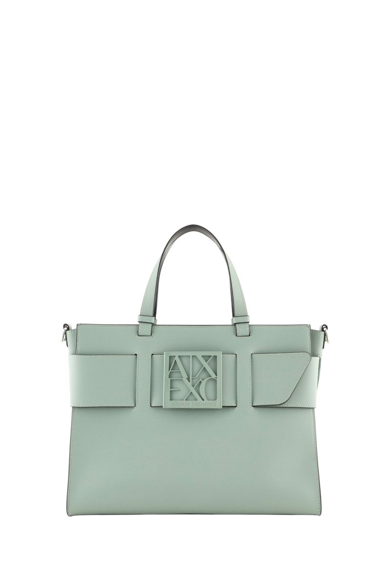 Borsa sintetica verde con due manici, un logo quadrato al centro e due tasche frontali. Presenta una superficie liscia e un design elegante.