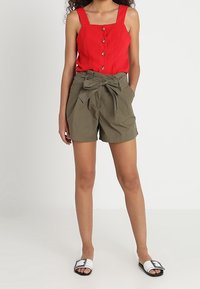Vero Moda Shorts - khaki