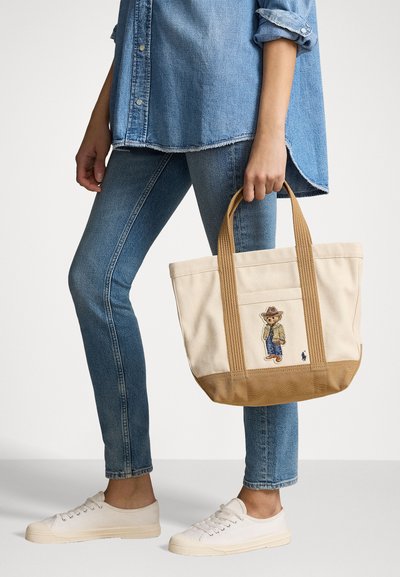 Polo Ralph Lauren CANVAS SMALL POLO BEAR TOTE - Sac à main - ecru/tan
