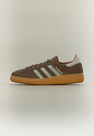 adidas Originals, HANDBALL SPEZIAL UNISEX - Tenisky - brown/blanch green