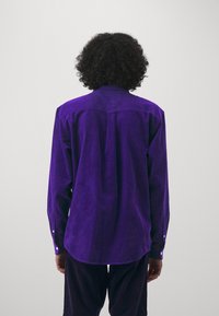 Carhartt WIP MADISON - Camisa - tyrian/black