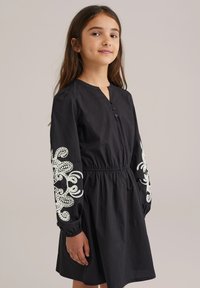 WE Fashion Kasdienė suknelė - black