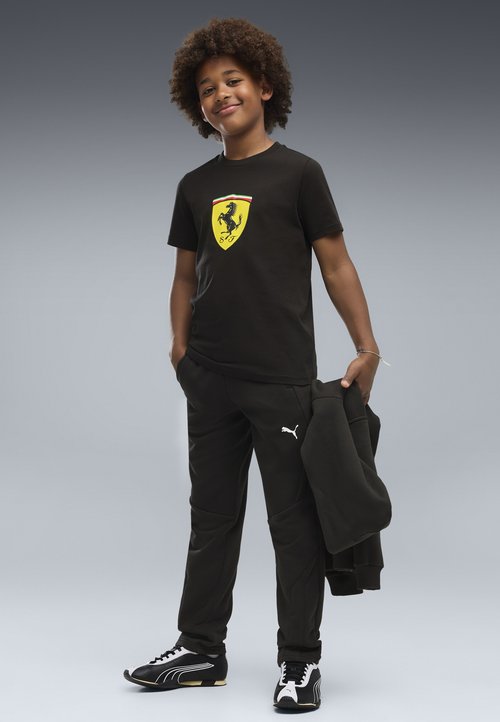 PUMA SCUDERIA FERRARI COLOURED SHIELD T-SHIRT UNISEX - Print T-shirt - black — photo 3
