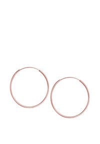 Orecchini a cerchio in oro rosa, forma circolare, superficie liscia, design leggero, diametro di circa 7,5 cm, stile minimalista.