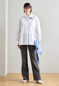 Scotch & Soda GIRLFRIEND SHIRT - Camicia - bright white/faded denim