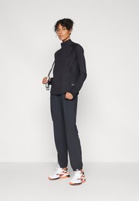 ONLY Play ONPSTEN LIFE WARM TOP  - Top dugih rukava - black