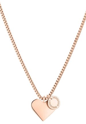Collier en or rose avec un pendentif en forme de cœur plat et un charme circulaire, présentant une finition polie et un design de chaîne connectée.