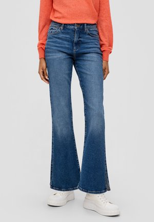 QS REENA  HIGH RISE  FLARED LEG  GESCHLITZTER SAUM - Flared jeans - blau