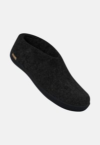 Svarte uldslipper med rund tå, åben hæl og struktureret overflade; gummisål; mærke på siden.