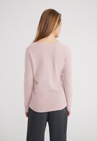 Style Republic KASCH-MIR V-NECK JUMPER - Maglione - pastel pink