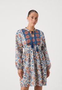 Vero Moda Petite VMSIS SHORT DRESS - Dnevna haljina - bright white/blue boho